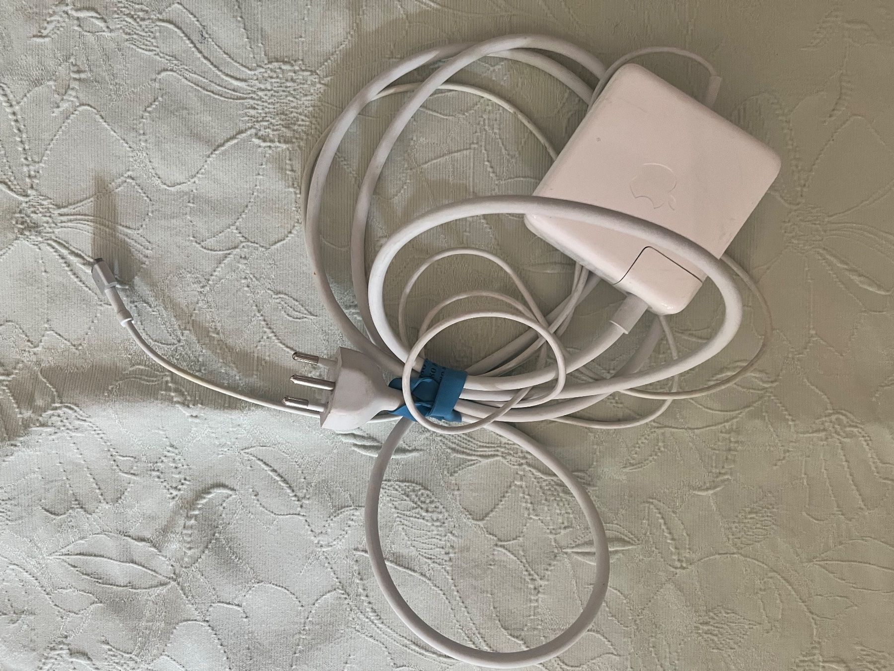 Apple Caricabatterie: Apple Power Adapter MagSafe 2 85W Ladegerät gebraucht – Usato da Zürich venduto da sop_5b8y