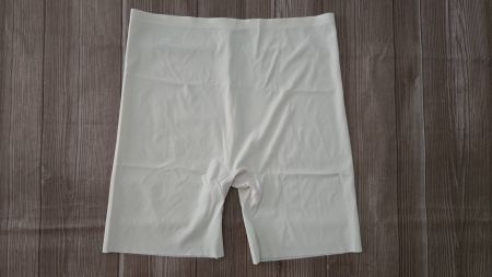 🆕 Seamless Shapewear Shorts - XL - Creme