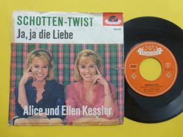 Alice Und Ellen Kessler – Schotten-Twist
