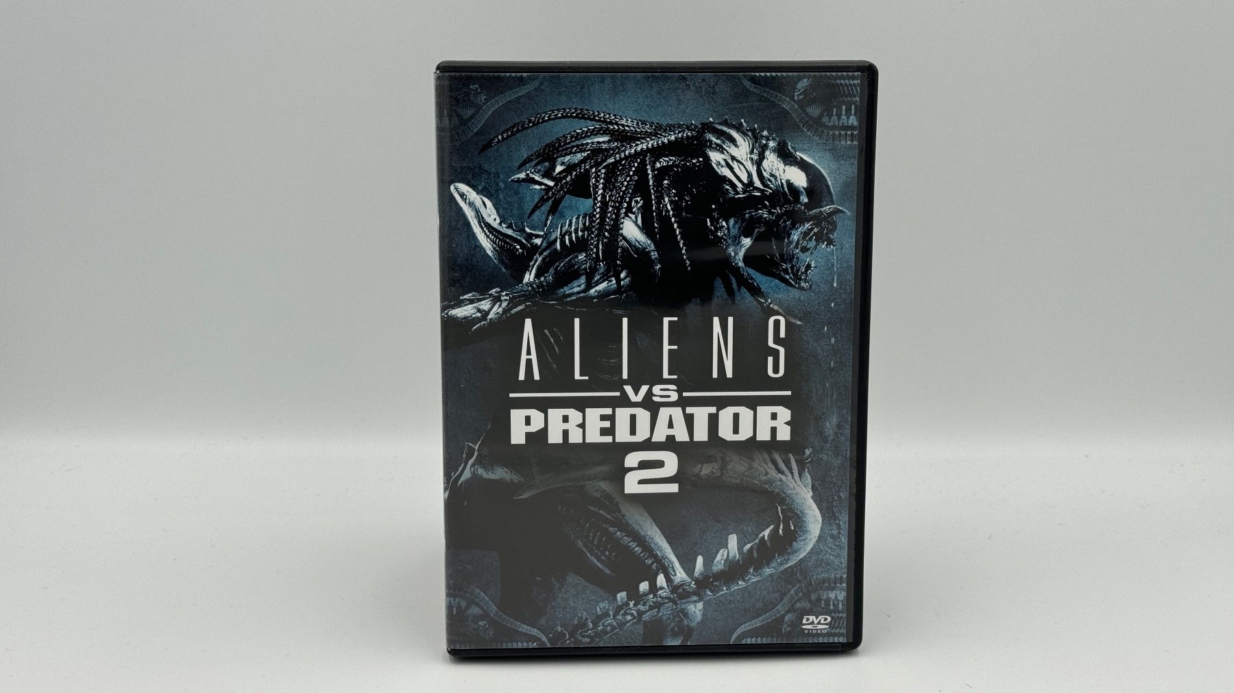 Tutti i DVDs: ALIENS VS. PREDATOR 2 - Versand A-Post nur CHF 2.50! – Usato da Siblingen venduto da the_92m7