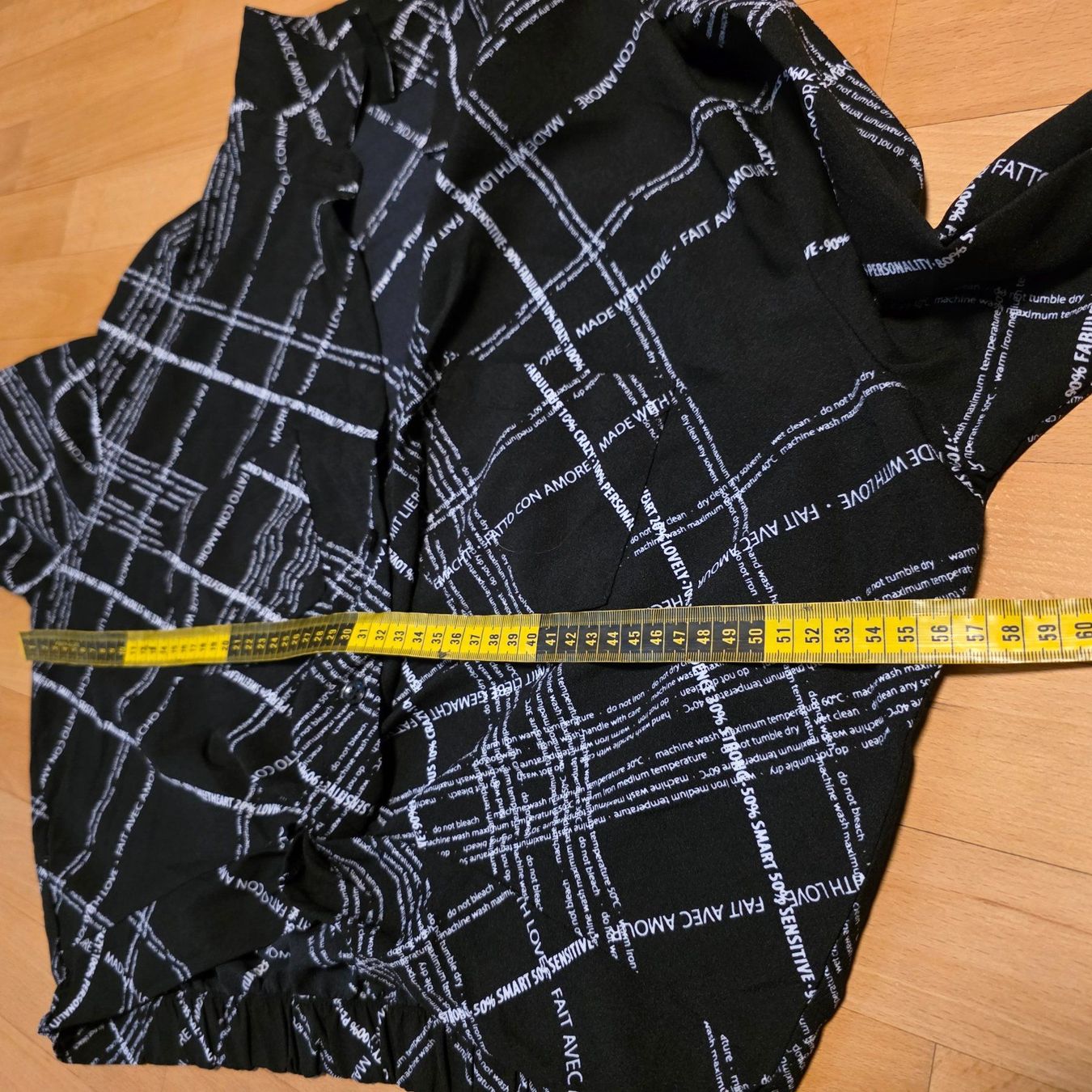 Camicette: Schwarze Crop Bluse mit Muster 40/42 – Usato da Wald ZH venduto da CapLux 4