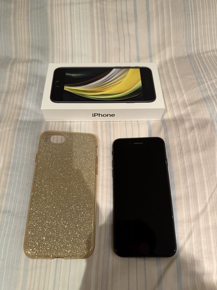 Apple Telefoni cellulari / Smartphones: iPhone SE 3rd Gen 64GB Black with box and case – Usato da Galgenen venduto da Nicki40