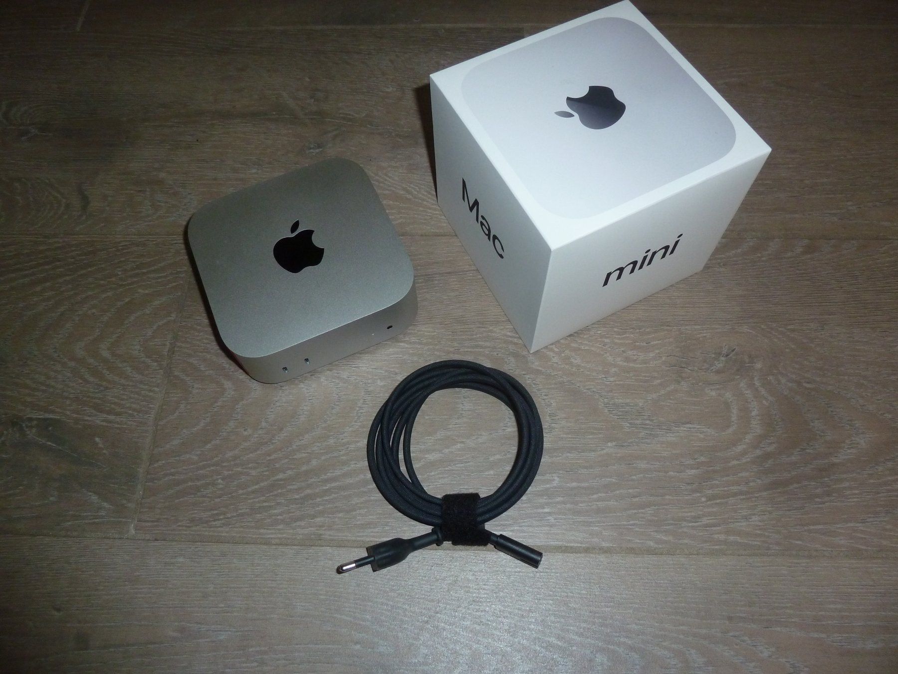 Apple PCs: Mac Mini (M4) Silber – D'occasion à Zumikon par remyg