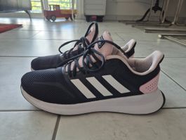 Adidas Turnschuhe, Grösse 42 dunkelblau