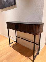 Konsole Holzoptik mit Lamellenfront