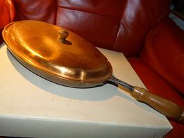 Kupferpfanne mit Deckel / Flambierpfanne Stöckli