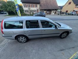 VOLVO V70 T5