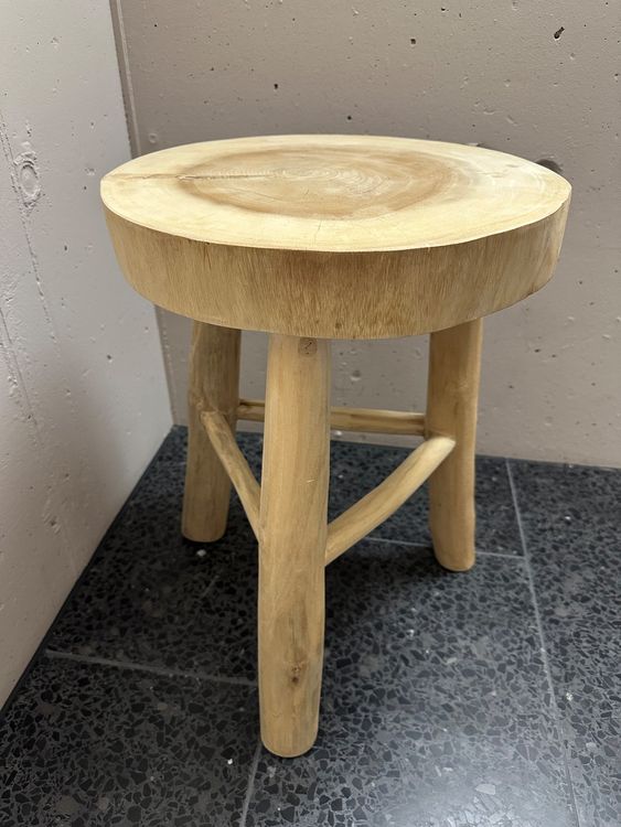 Wooden stool 3-legs WESTWING / Hocker Massivholz 3 Beinen (Gebraucht) in Zuerich für CHF 57 – nur Abholung auf Ricardo kaufen