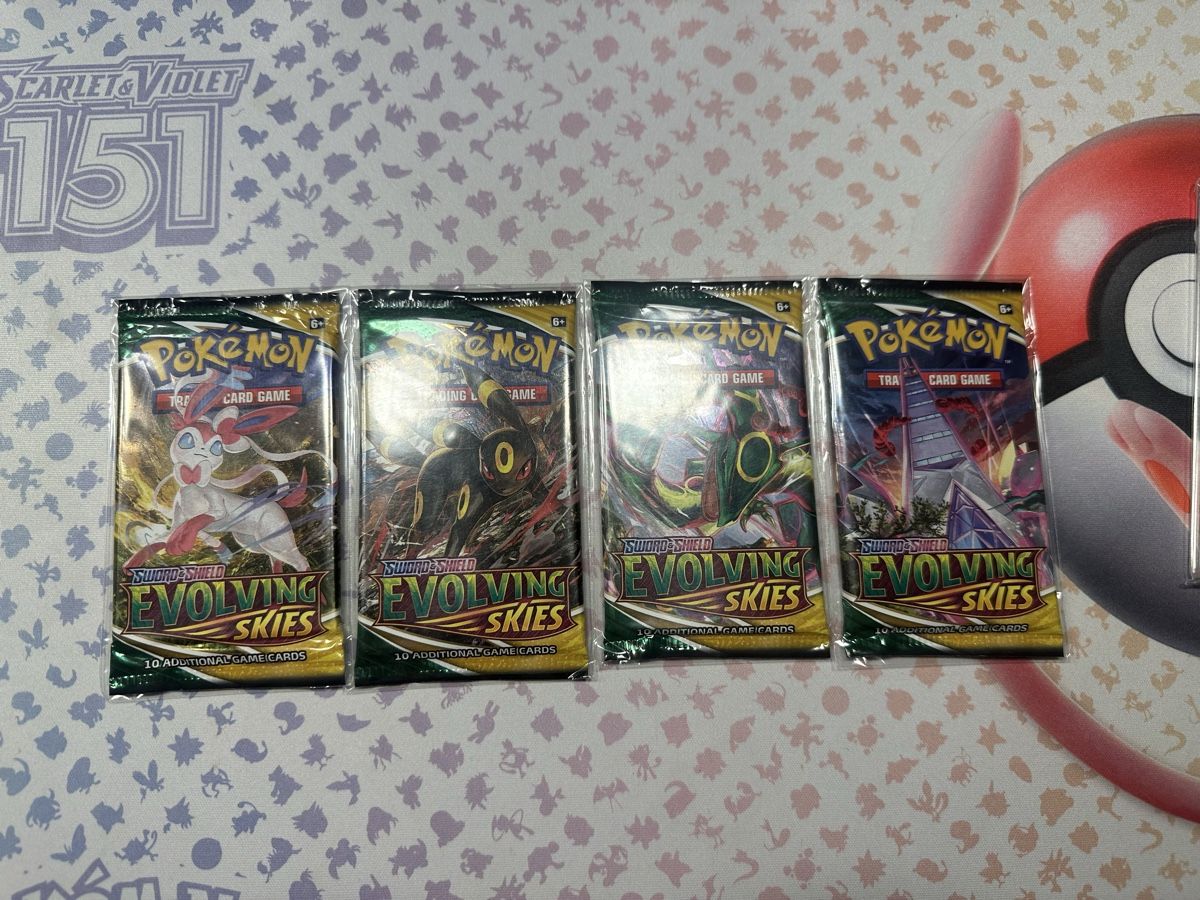 Pokémon Carte collezionabili: Art Set Evolving Skies ENG ab 1.-- – Usato da Recherswil venduto da Nitschy