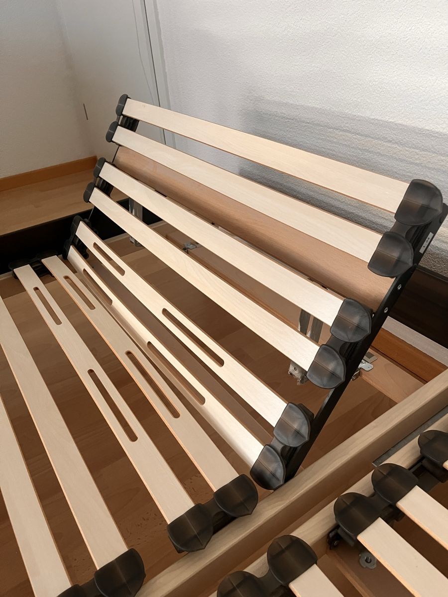 Betten: Doppelbett mit Lattenrost – Gebraucht aus Dottikon von Mesut15 3