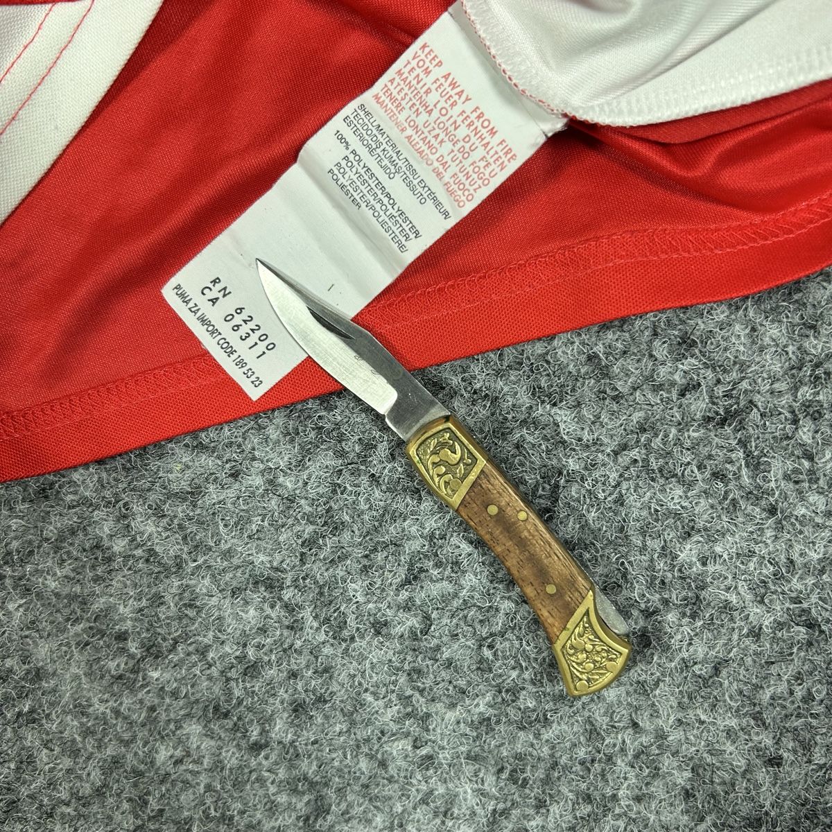Arsenal Scarpe, pantaloni & magliette da ginnastica: Arsenal Puma kids 140 – Nuovo (secondo la descrizione) da La Sagne NE venduto da Matlasape 4