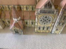 Maquette cathédrale ⛪️ 🇨🇭 Lausanne en carton