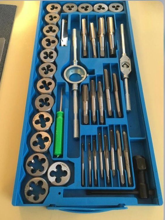 Tous les outils: Gewindebohrer/Schneider Set 40-tlg. – Neuf (Voir description) à Heerbrugg par ProBau-Liq 1