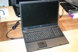 Riesiges Vintage 17Zoll Notebook NX9420 mit einer Batterie