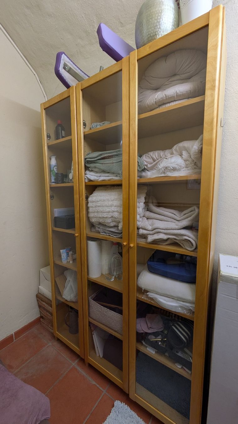 Vetrine: Grosse Vitrine mit 3 Türen – Usato da Oberwil b. Büren venduto da 10G3298