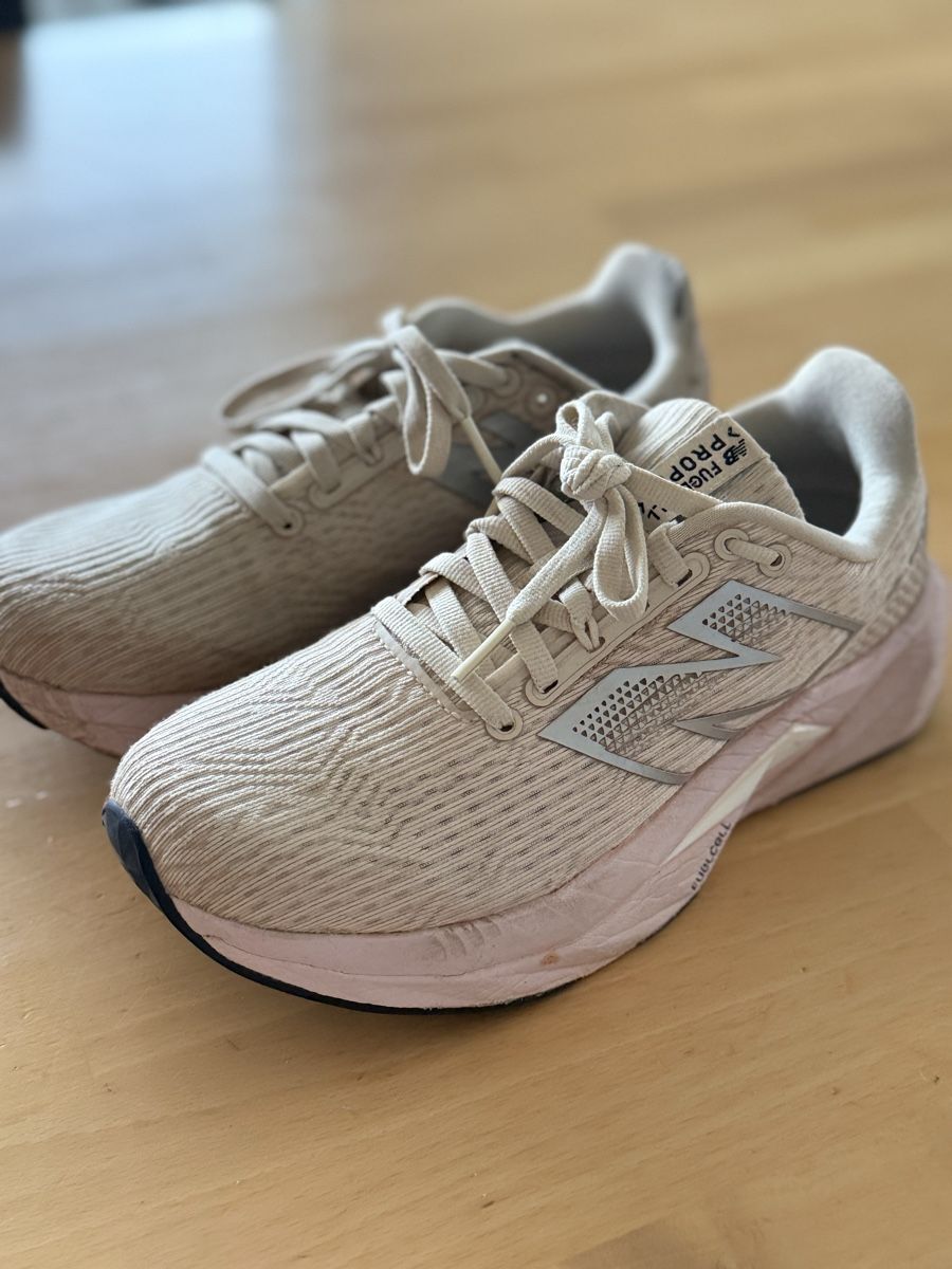 New Balance Scarpe per ragazze: New balanze Gr.36 – Usato da Samedan venduto da cobol01 1