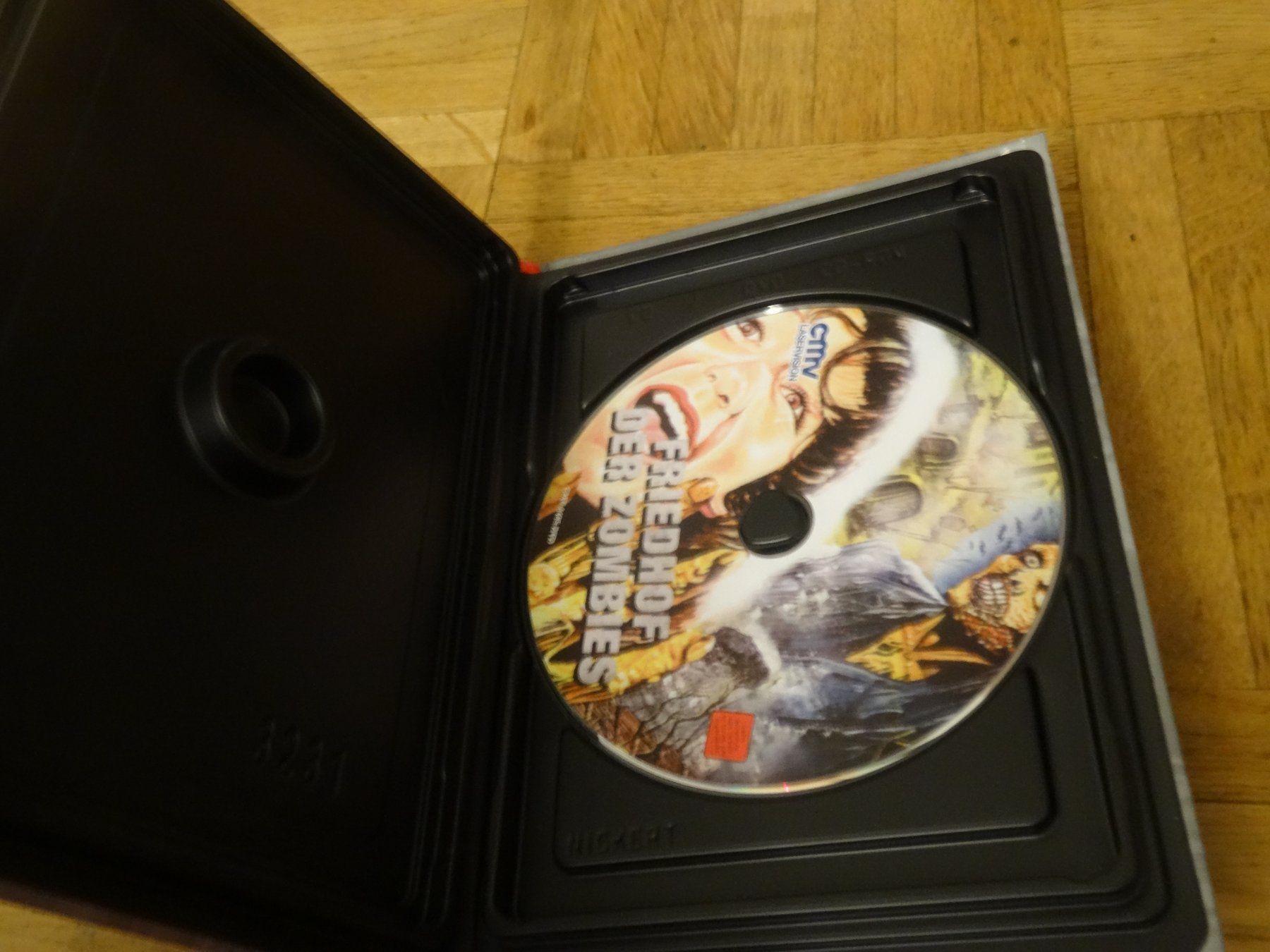 Alle DVDs: Friedhof der Zombies DVD - Horror-Klassiker – Gebraucht aus Olten von Disc-Verkauf 1