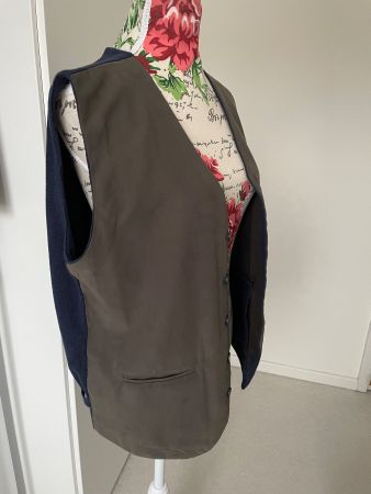 Gilet  Cashmere/ Leder synth46/48 NP 179.— ADOLFO DOMINIQUEZ