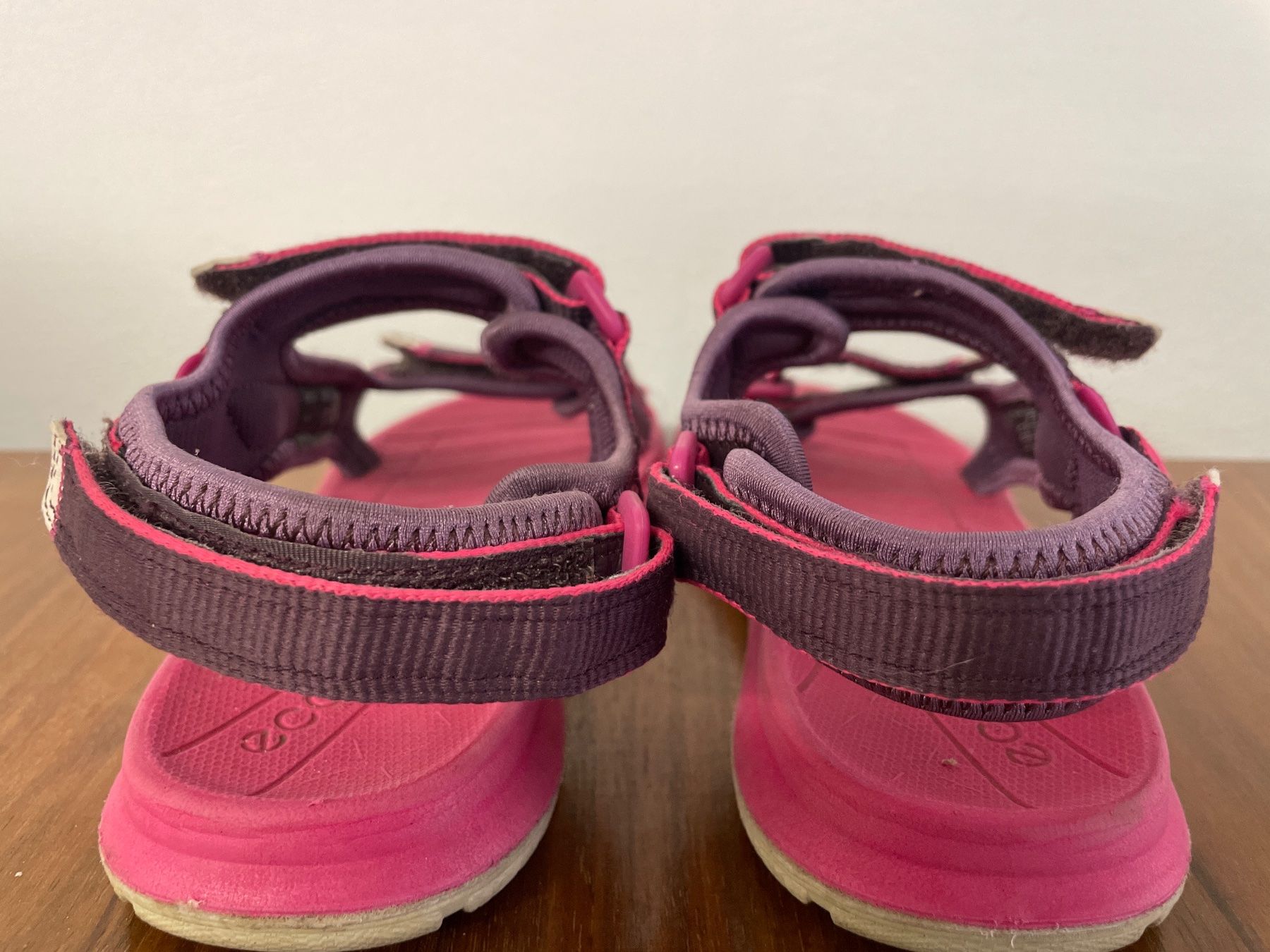Ecco Scarpe per ragazze: Rosafarbene ECCO Kinder Sandalen Gr. 34 – Usato da Frasnacht venduto da GracyStore 1