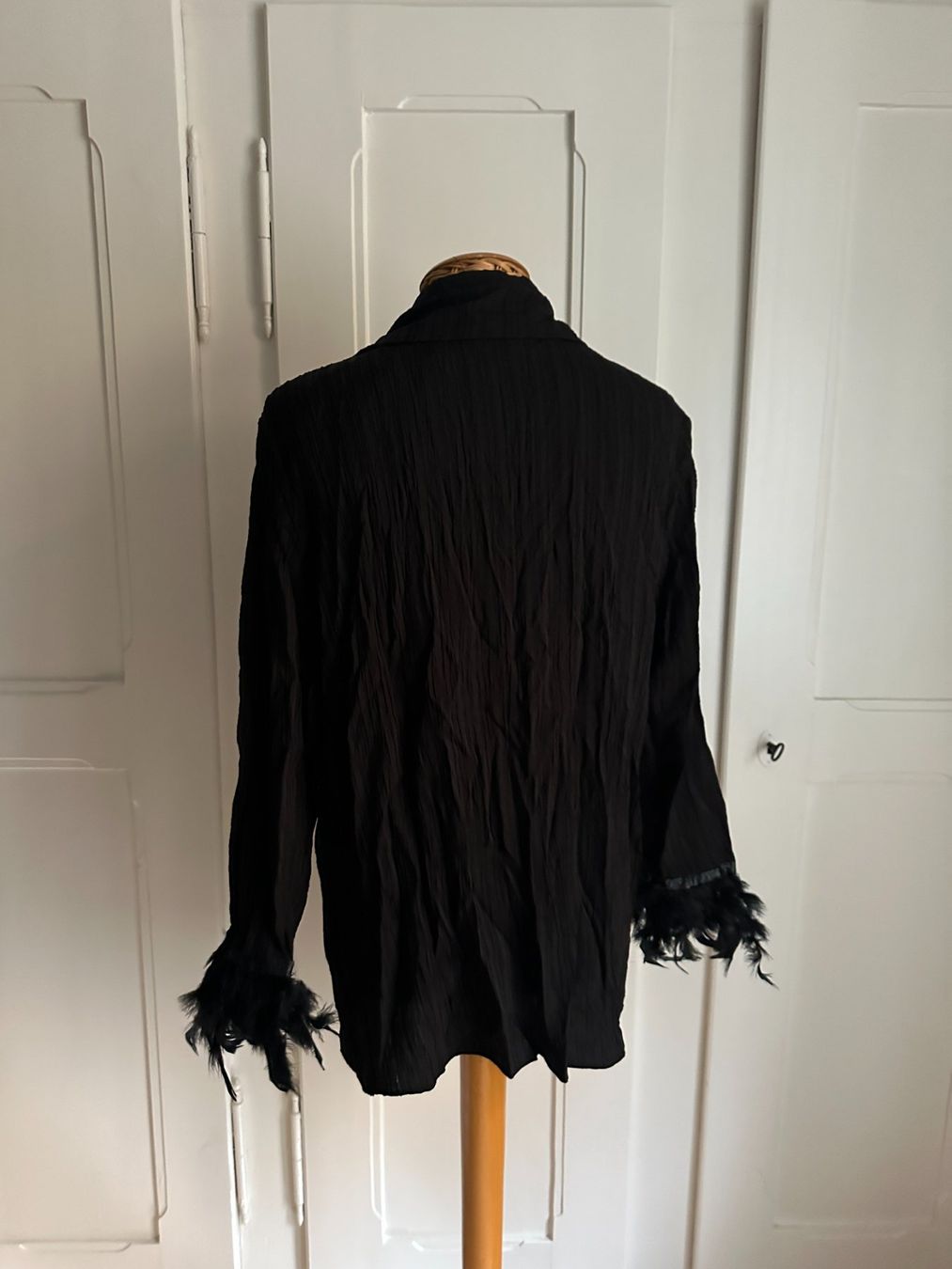 Shein Chemisiers: Bluse schwarz mit Federn S – D'occasion à Zürich par Diazaio 3