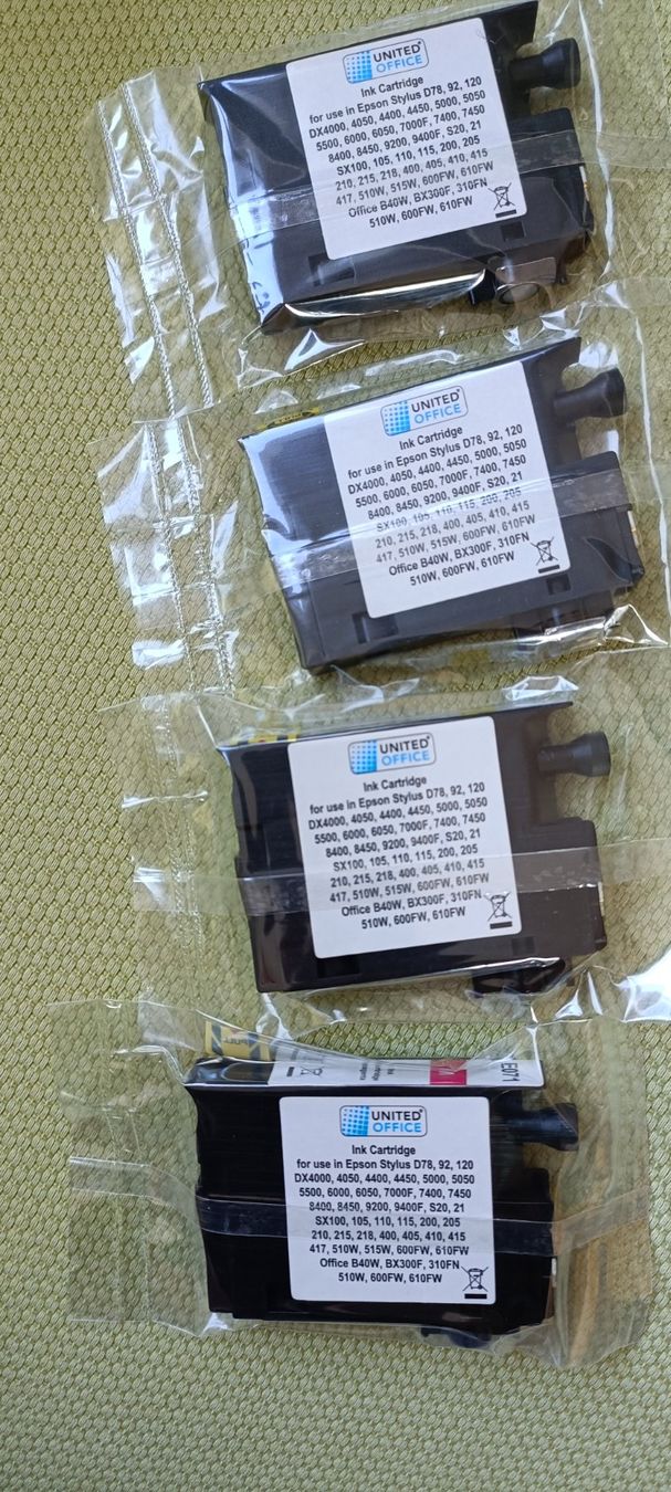 Epson Druckerpatronen & Toner: 4 Epson Stylus Ink cartridges – Gebraucht aus Porza von tbch 1