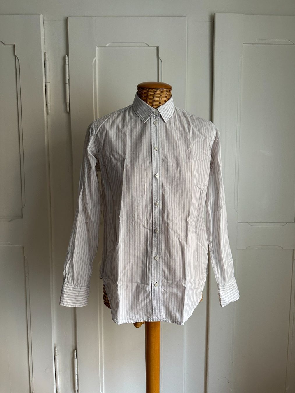 Camicette: EVERLANE - Bluse weiss-grau gestreift XS – Usato da Zürich venduto da Diazaio