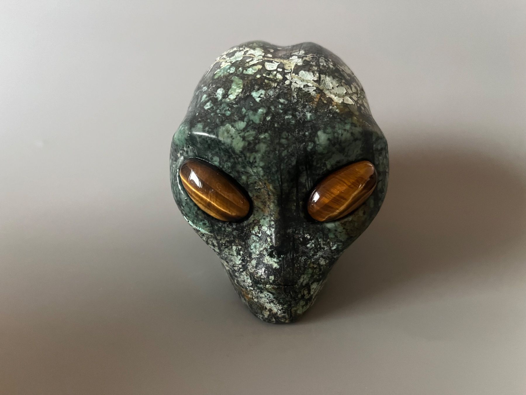 Skulpturen & Statuen: super realistischer Alienkopf Alien - 1134g! – Neu und originalverpackt aus Zürich von unique2010 1