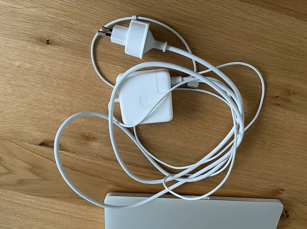 Notebook: MacBook Pro 2015 A1502 Silber – Usato da Emmenbrücke venduto da gel_n5rj 4