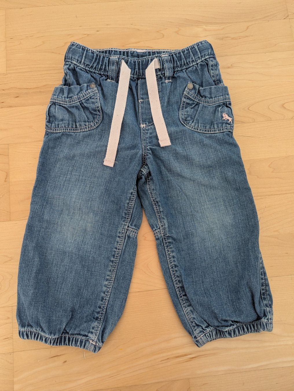 H&M Pantaloni: Jeans Mädchen Grösse 86 super Zustand – Usato da Uster venduto da petches