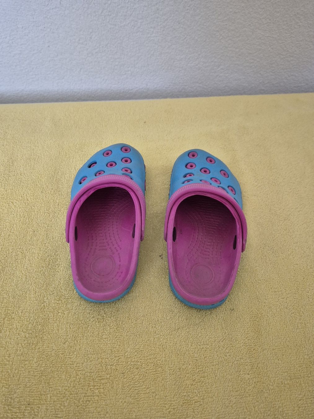 Schuhe für Jungen: Clogs – Gebraucht aus Hörhausen von Nuage81 1