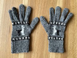 Warme Strickhandschuhe aus Alpakawolle