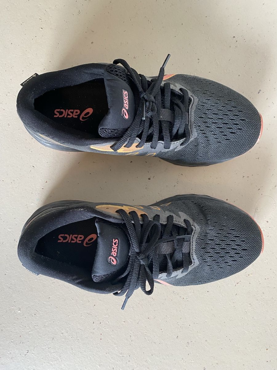 Asics Scarpe da donna: Asics wasserdicht – Usato da Zürich venduto da Design08 2