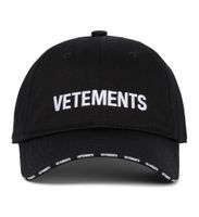 Vetements Cap schwarz weiss Damen