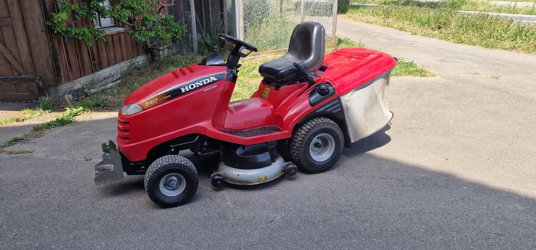 Honda Tagliaerba: Honda Rasentraktor 2417 mit 17PS Motor – Usato da Tagelswangen venduto da Axel_36 7