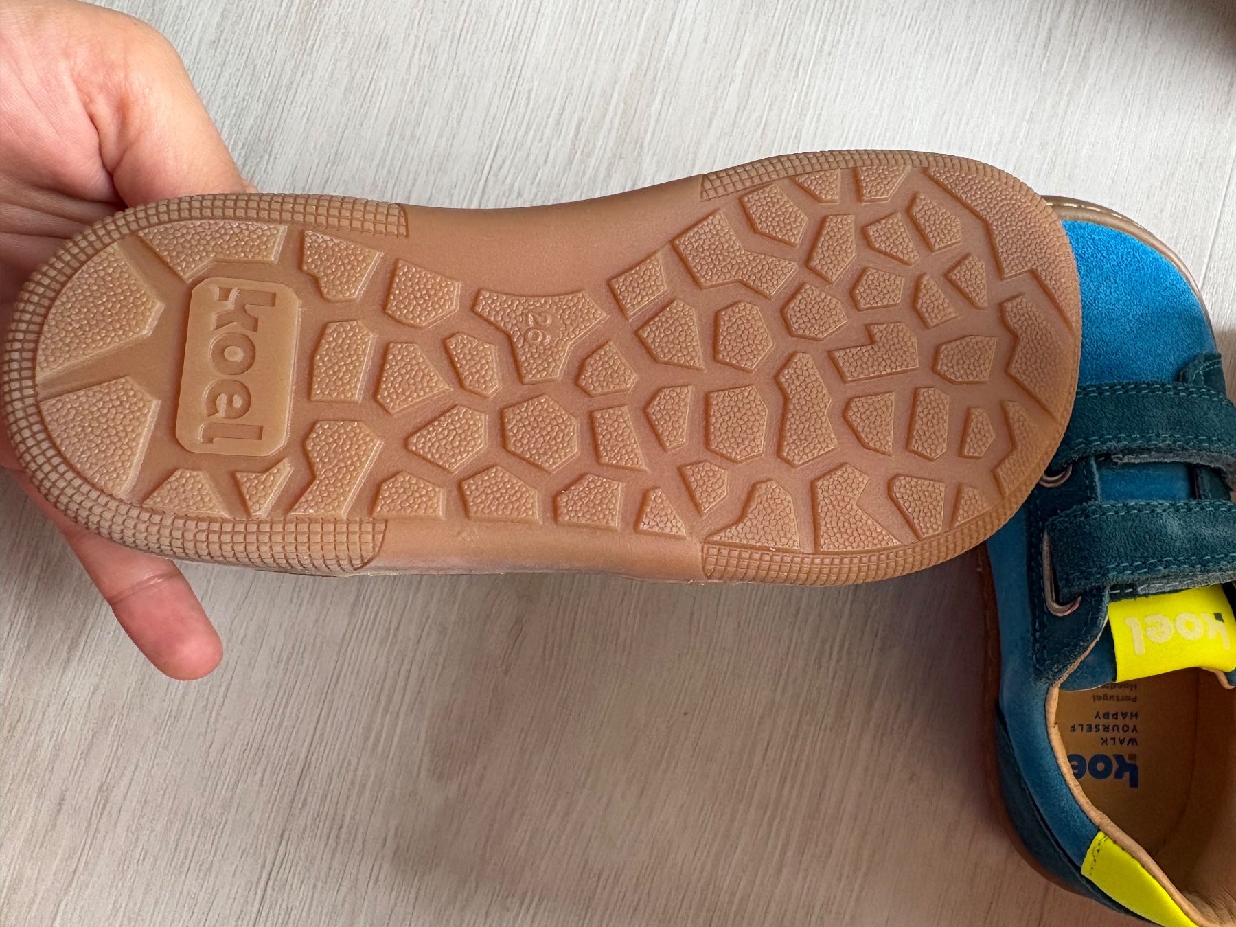 Schuhe für Jungen: Barfuss-Sneaker von Koel Grösse 26 neu – Neu (gemäss Beschreibung) aus Ganterschwil von crt_8h66 1