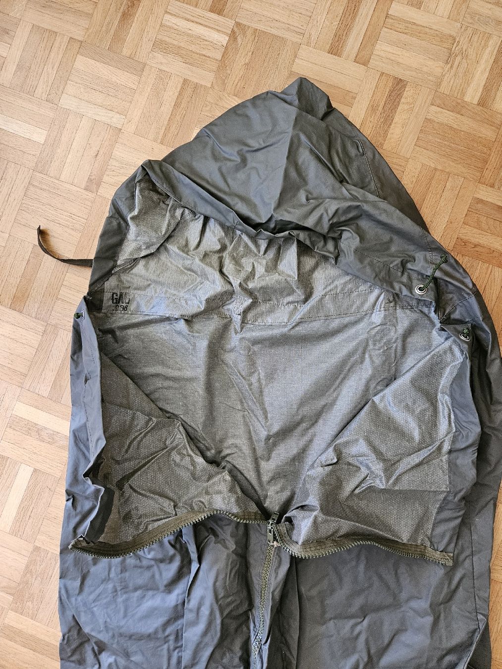 Sacchi a pelo: Schlafsackhülle wasserdicht, Schweizer Armee Original – Usato da Römerswil LU venduto da Feerdi 1