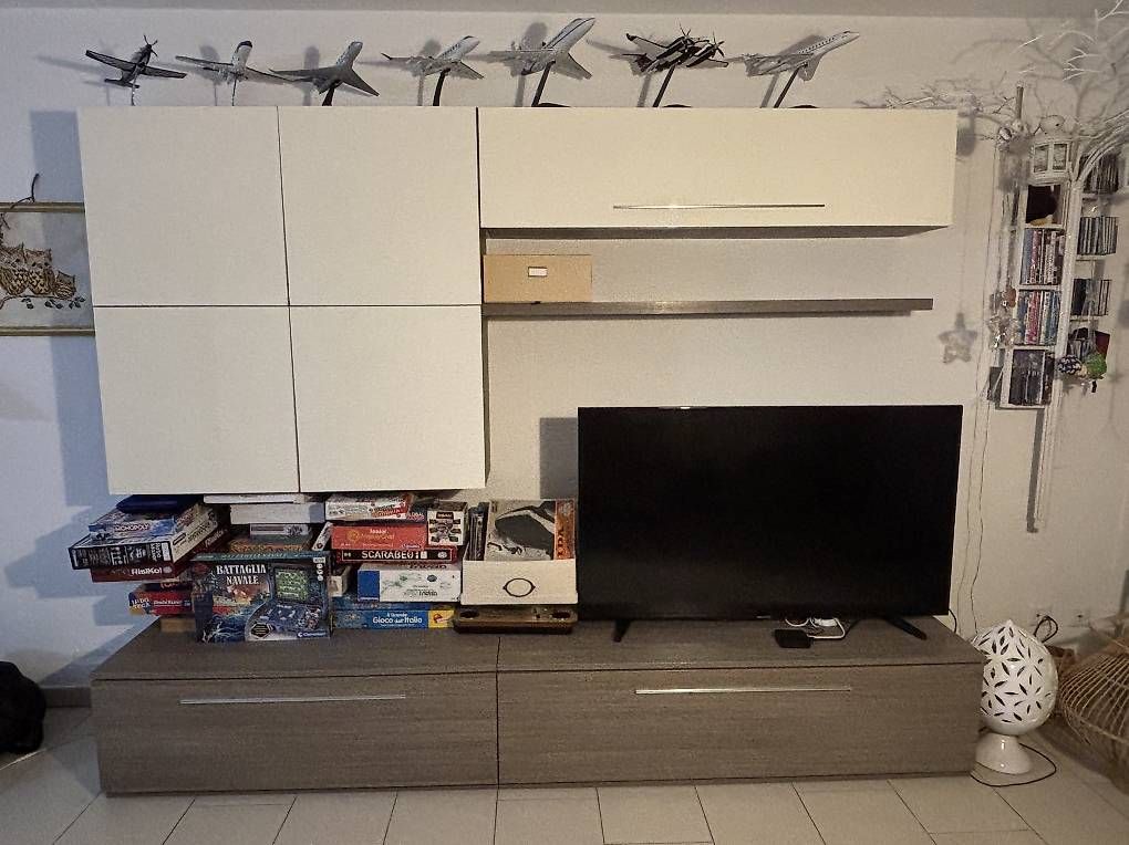 TV Möbel: Parete attrezzata  – Gebraucht aus Agno von riz_cl9s