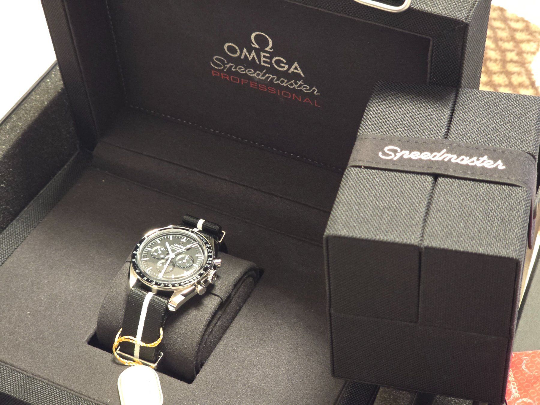 Omega Uhren: Omega Speedmaster Moonwatch Saphir Kaliber 3861 – Gebraucht aus Basel von Esmen 6