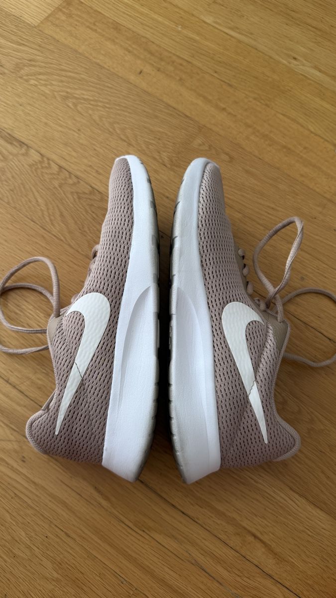 Nike Scarpe da uomo: Nike sneakers, size 40.5 – Nuovo (secondo la descrizione) da Zürich venduto da ana_782l