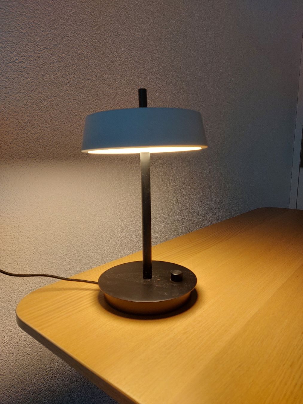 Lampes: Nachtisch oder Schreibtischlampe – D'occasion à Studen BE par DGK_swiss