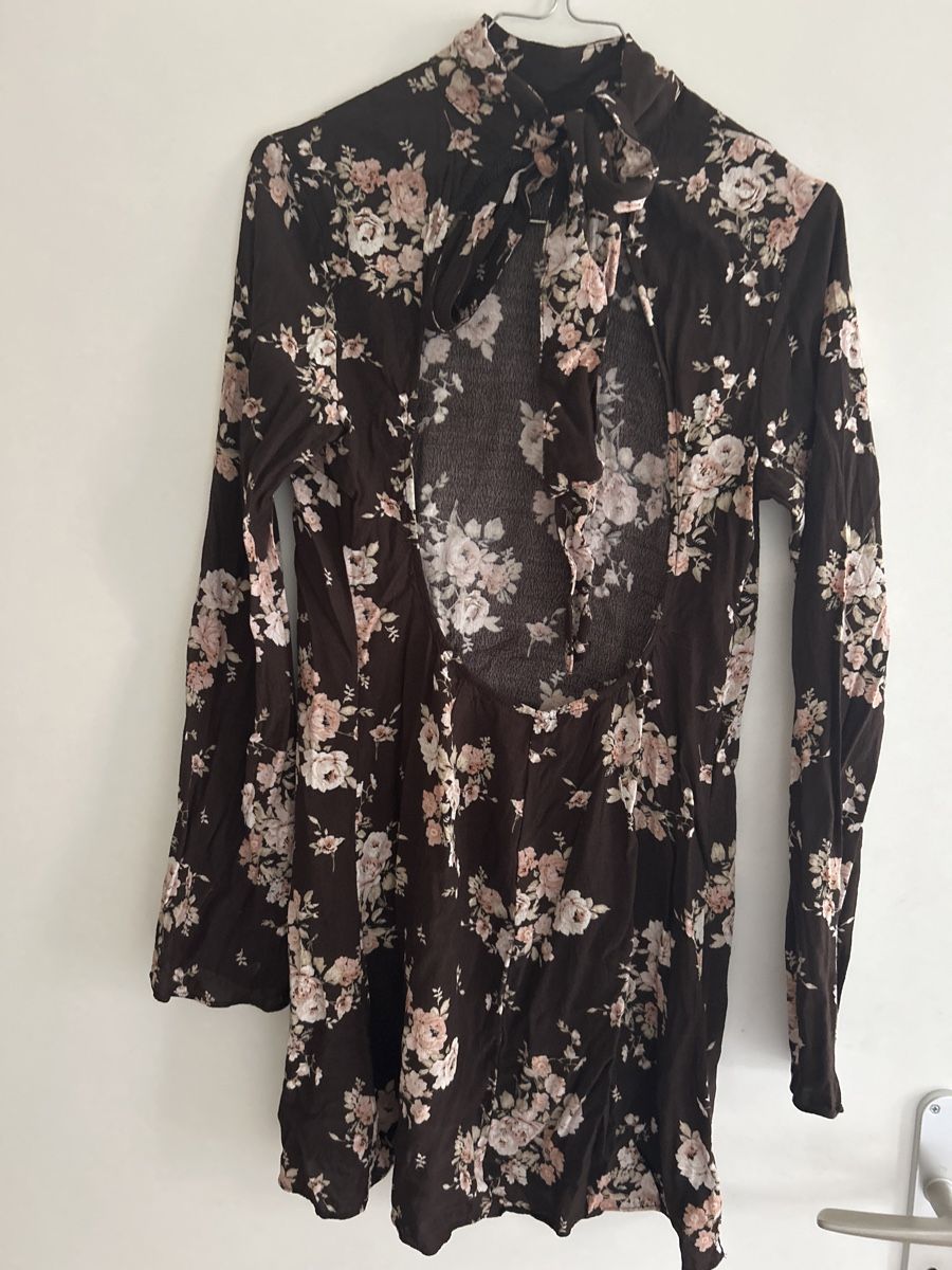 Kleider: Mini Dress with Open Back Secy Cute Classy – Neu (gemäss Beschreibung) aus Zürich von sel_tvq7 1