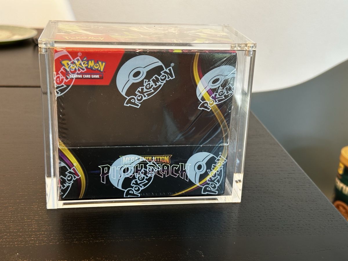 Pokémon Carte collezionabili: Pokémon Mega Evolution Pitch Black Display EN + Acryl – Nuovo e nell'imballaggio originale da Ebikon venduto da Mi25