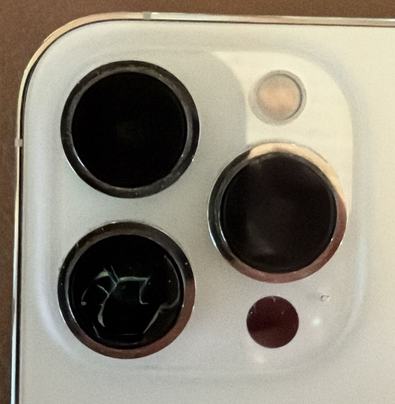 Apple Telefoni cellulari / Smartphones: iPhone 13 Pro 128GB - Kameraschaden – Usato da Baar venduto da MoonLanding 2