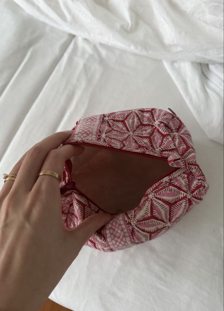 Custodie per cosmetici: Kosmetiktasche, handgemacht, rot-pink gemustert – Usato da Dietlikon venduto da lizz.yy 2