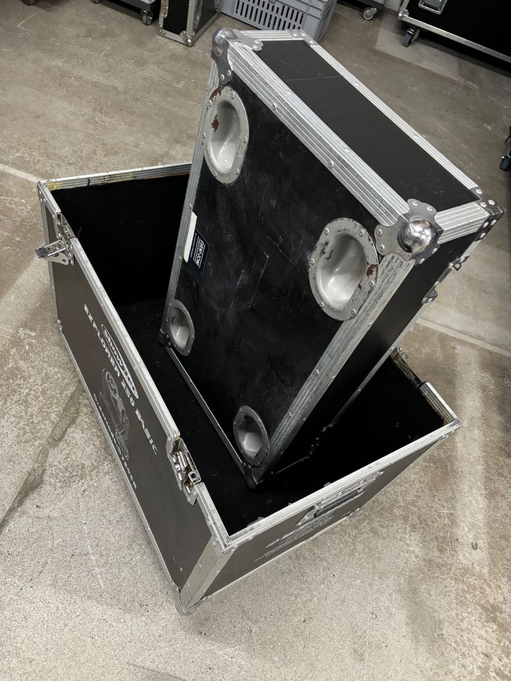 Valigie: Case mit Rollen – Usato da Waltenschwil venduto da Event-Zone 3