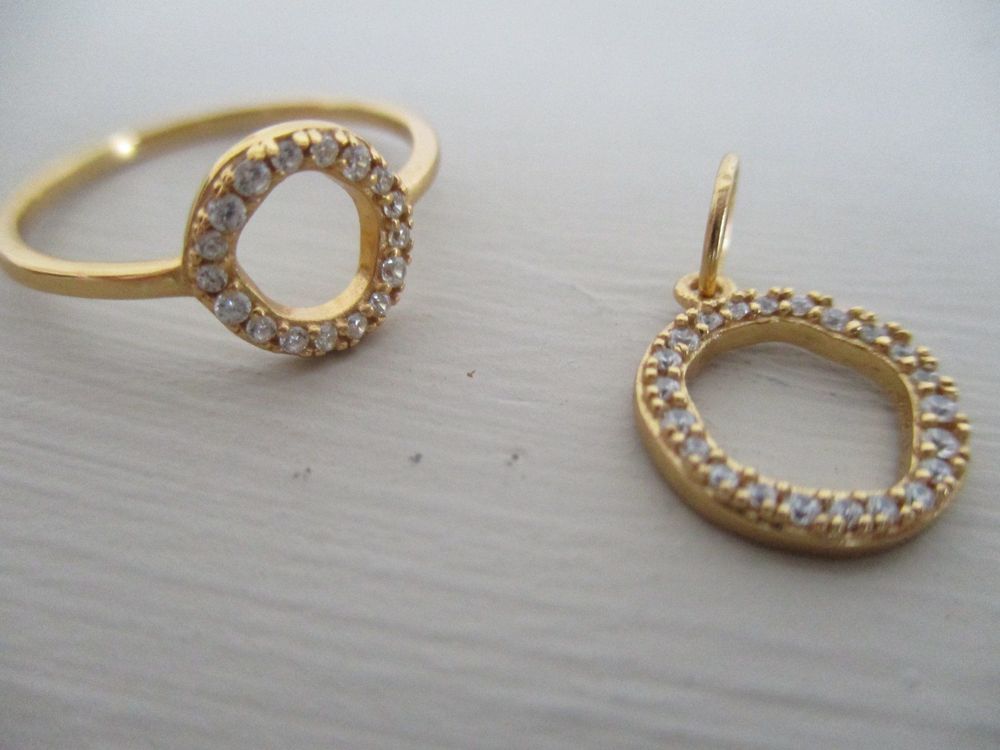 Ring Damen und Anhänger (Neu und originalverpackt) in Buochs für CHF 47 ...