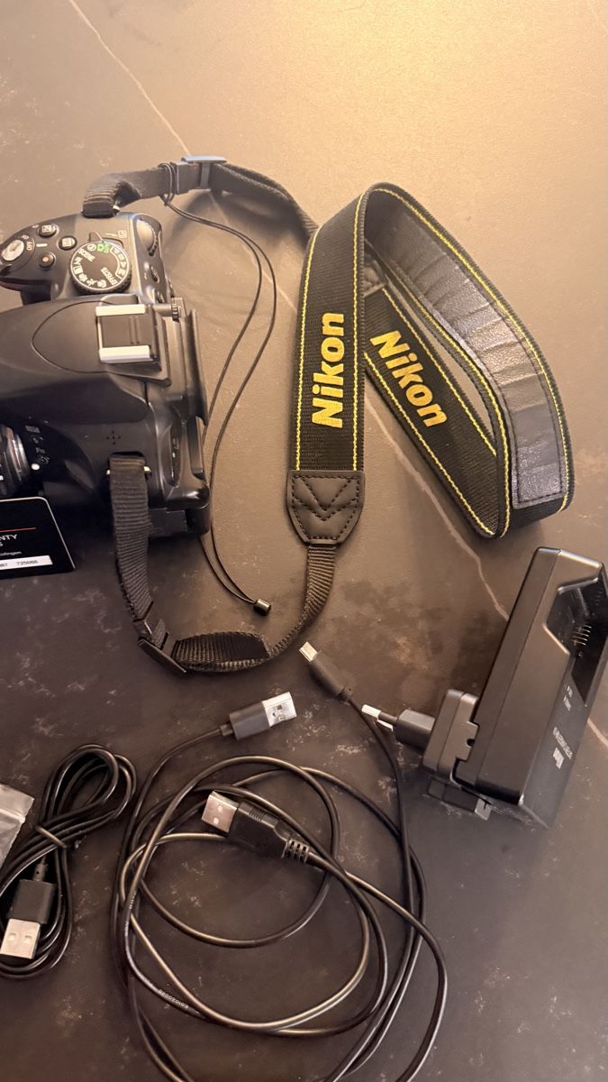 Nikon Fotocamera: Nikon D5100 Kamera mit 2 objektiven + Tasche – Usato da Hagendorn venduto da VS0506 5