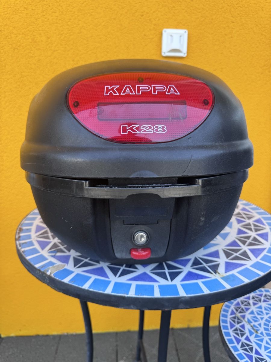 Vespa Valigie: Helmkoffer Vespa – Usato da Erlach venduto da Rolf.Bigler