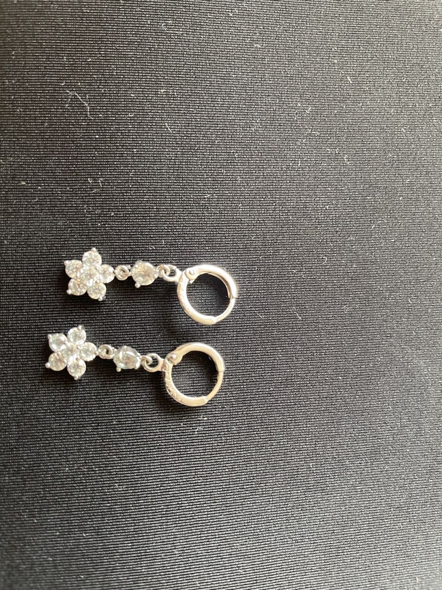 Orecchini pendenti & Orecchini a lobo: Sparkling Flower Drop Earrings – Nuovo (secondo la descrizione) da Neuchatel venduto da shi_9fzw 2