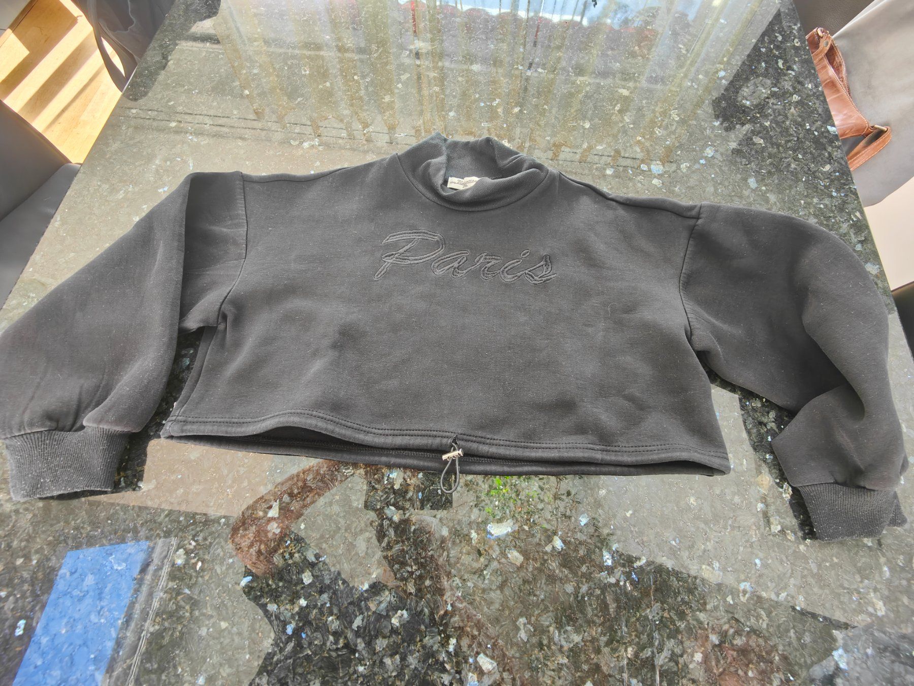 Pullover & Sweatshirts: Pullover Kurz – Gebraucht aus Zürich von Mumpfi9